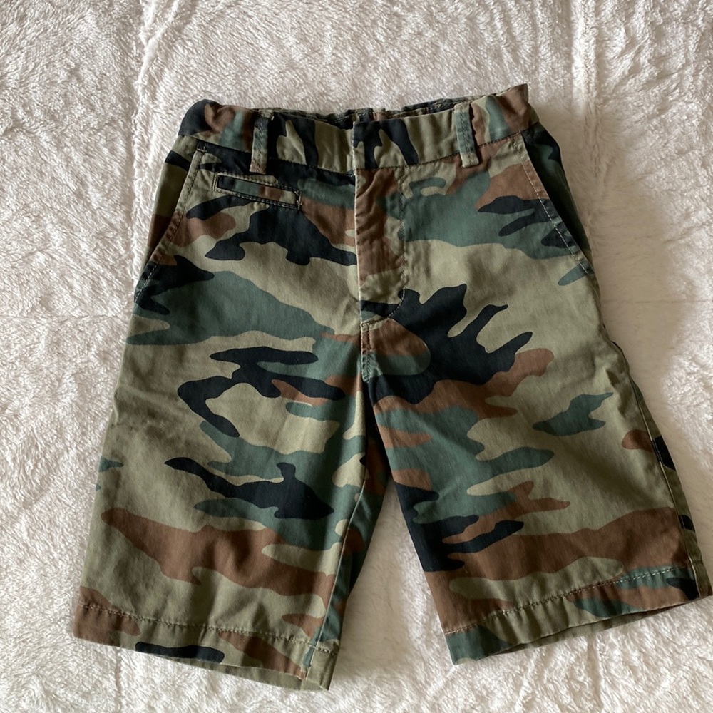 Gap Kids camouflage shorts size 8 regular.